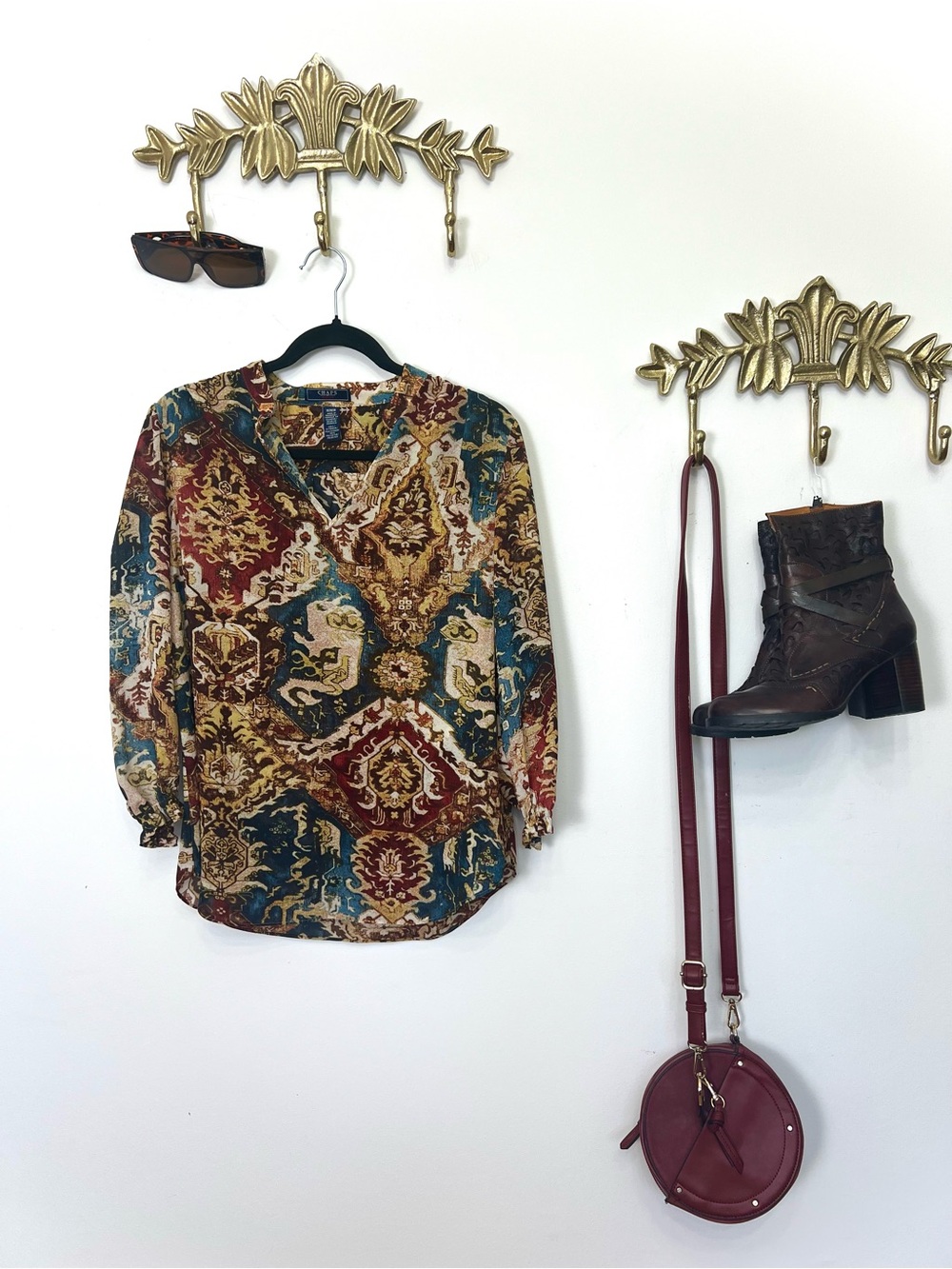 🍁CHAPS Vintage-Inspired Printed V-Neck Blouse